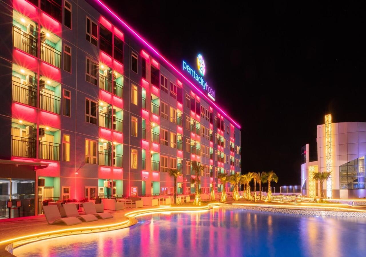 Pentacity Hotel Balikpapan Exterior photo