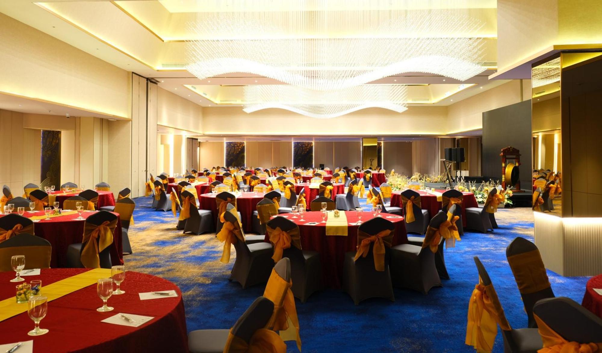 Pentacity Hotel Balikpapan Exterior photo